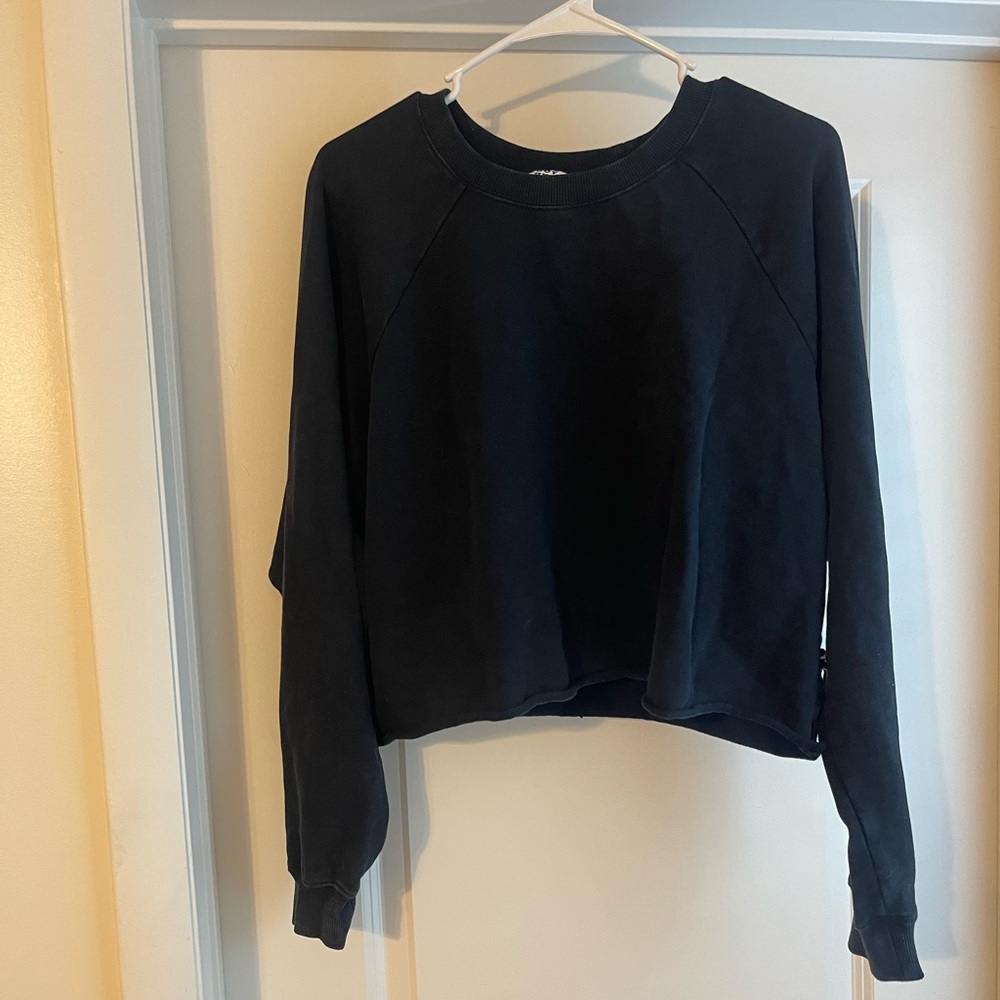 Black Cropped Sweatshirt